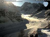 Панорама ледника Гранд Жорас на дальнем плане