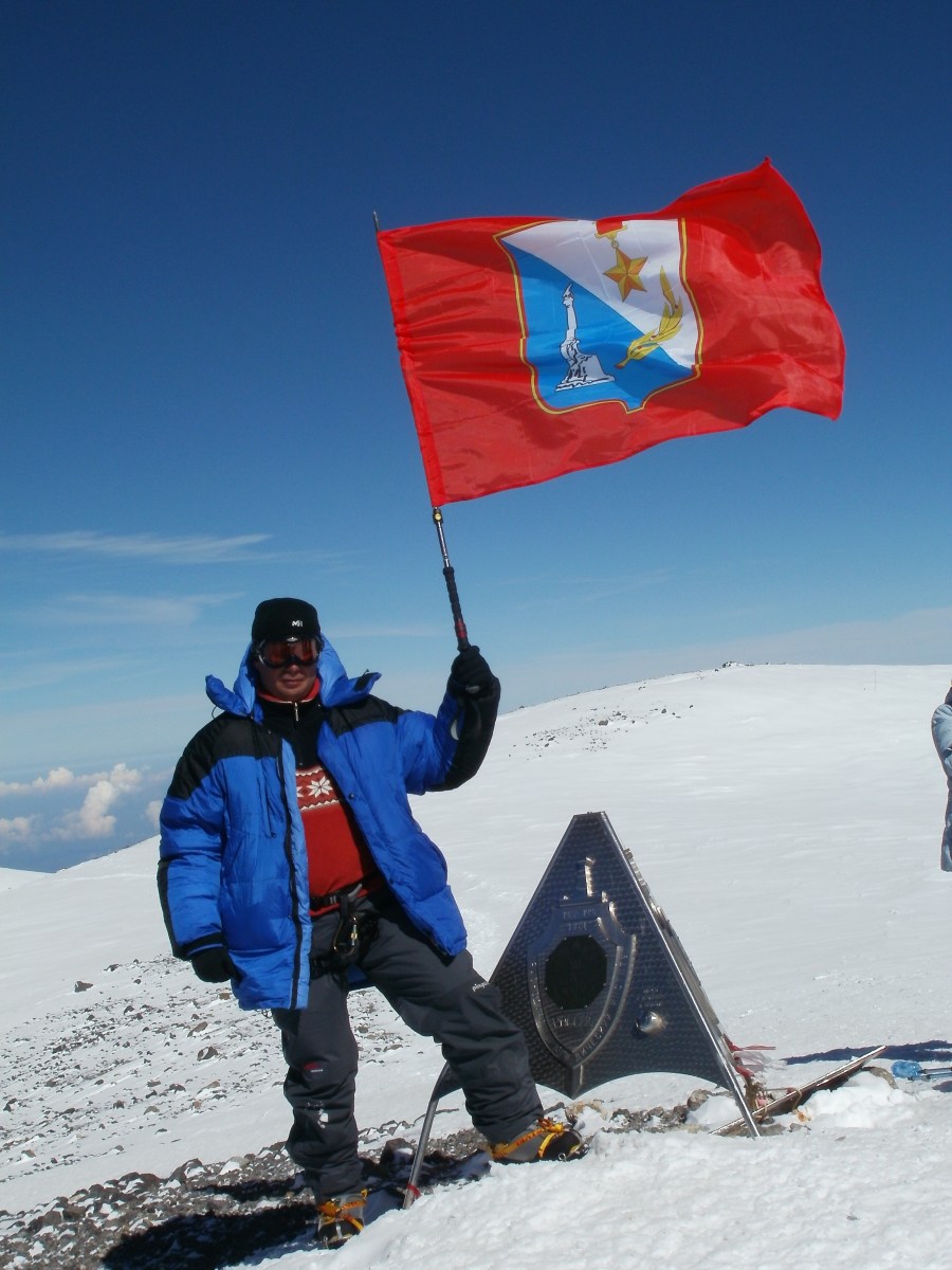 Валерий Варенин на Восточной вершине Эльбруса