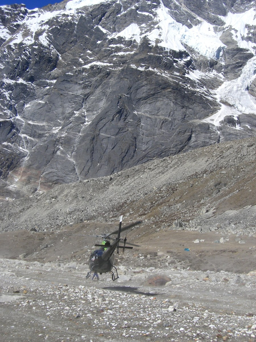 Гости с родины улетели от нас на вертолёте