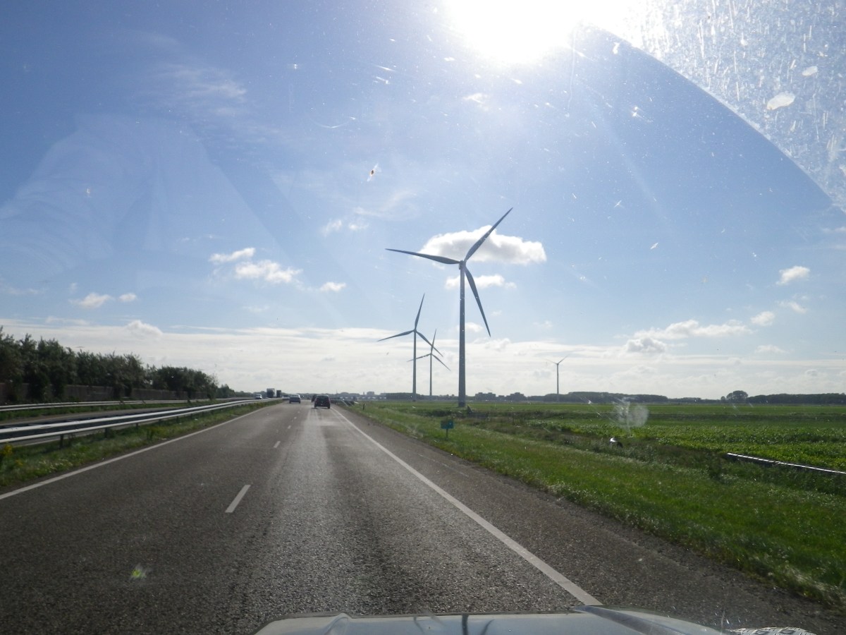 Скучные безгорные пейзажи Голландии