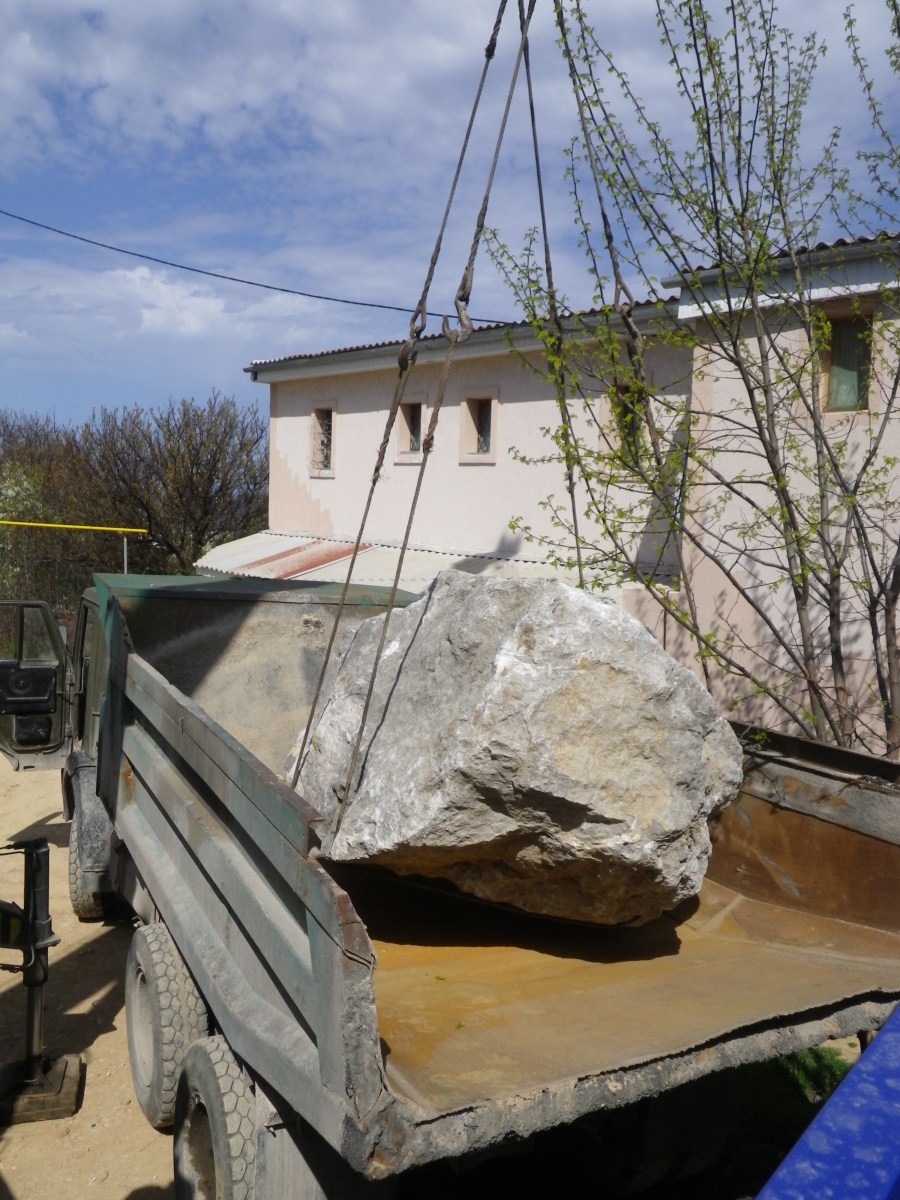8,5 тонн известняка одним куском