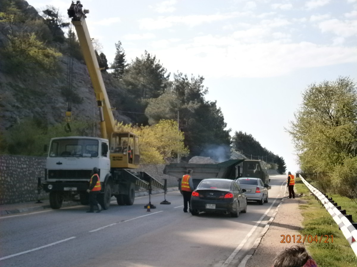 Погрузка героического камня. Ласпи-Мыс Сарыч, Фото А. Вольского