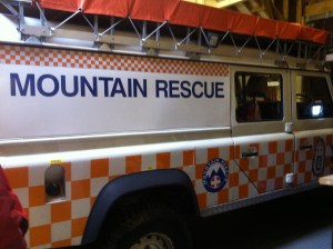 Этот Дефендер 130, полностью оборудованный для спасработ, сейчас меняют на новый