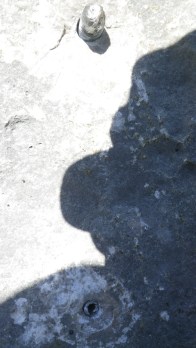 Сбитый шлямбур Фантика на 2 верёвке. От своего они тоже скрутили ухо, оставив шпильку. Таких болтов со скрученными ушами мы насчитали пять.