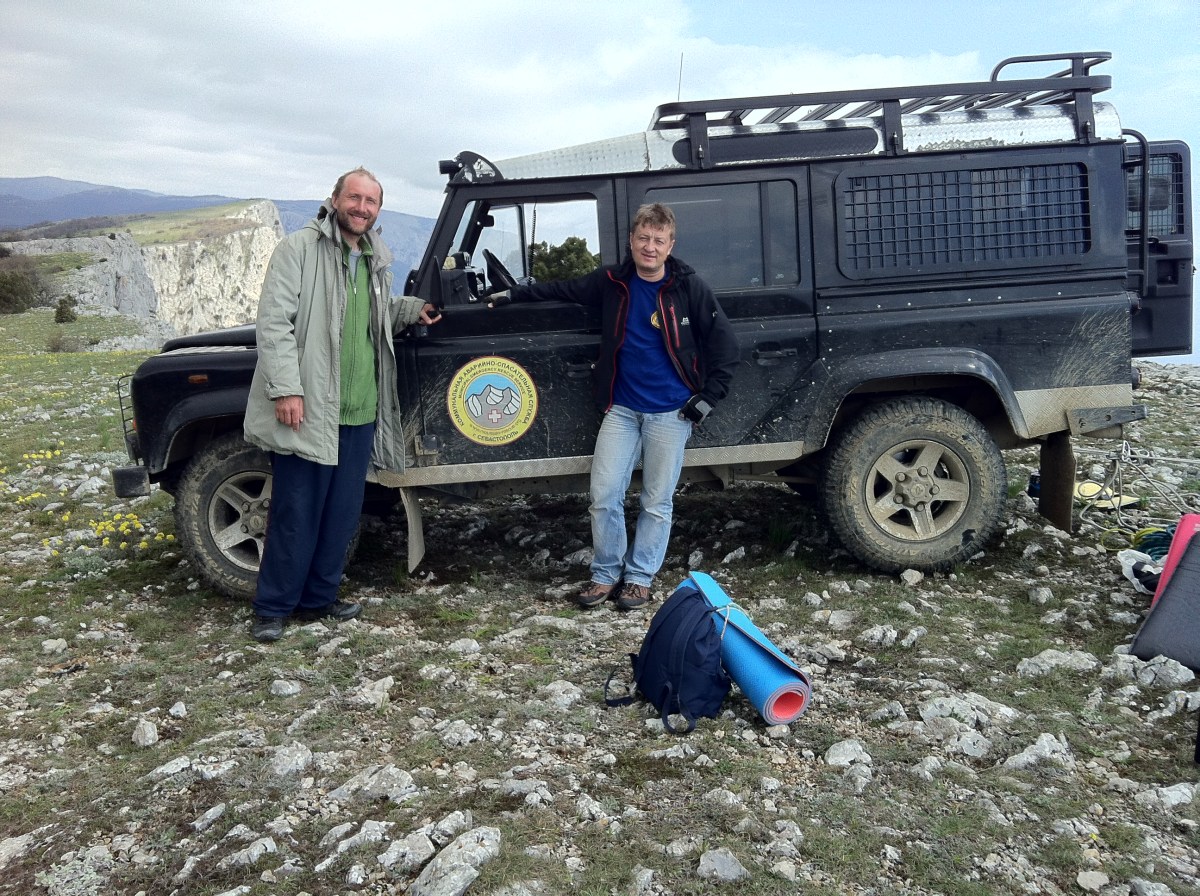 Гость спасработ - режиссёр и актёр Андрей Андреев и Юрий Круглов на вершине Мшатки