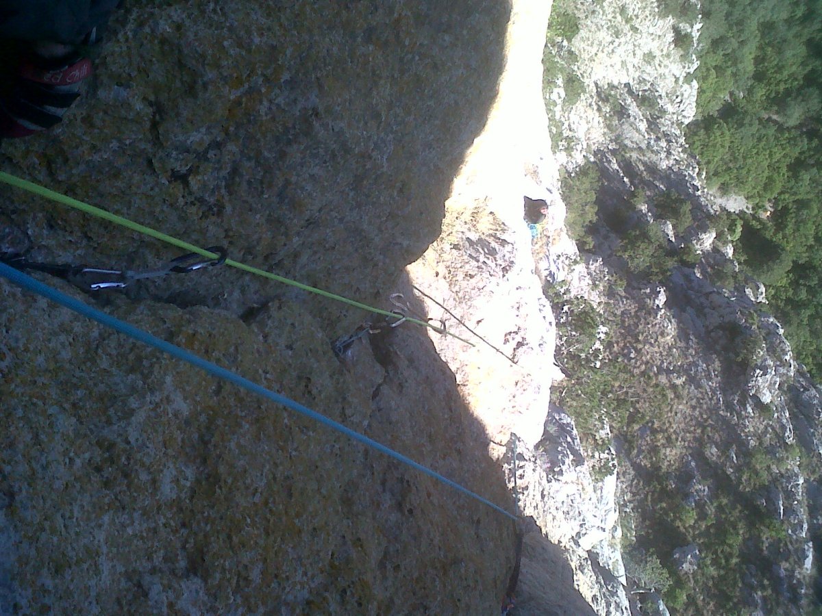 Фото сверху-вниз на нижнюю часть участка R7-R8