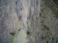 Верхняя часть участка R2-R3. Внизу Максим Каширский мокнет под дождём на промежуточной станции