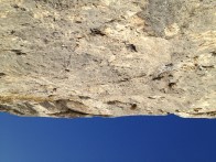 Вид с пункта R3 вверх на карниз. Карниз обходится справа