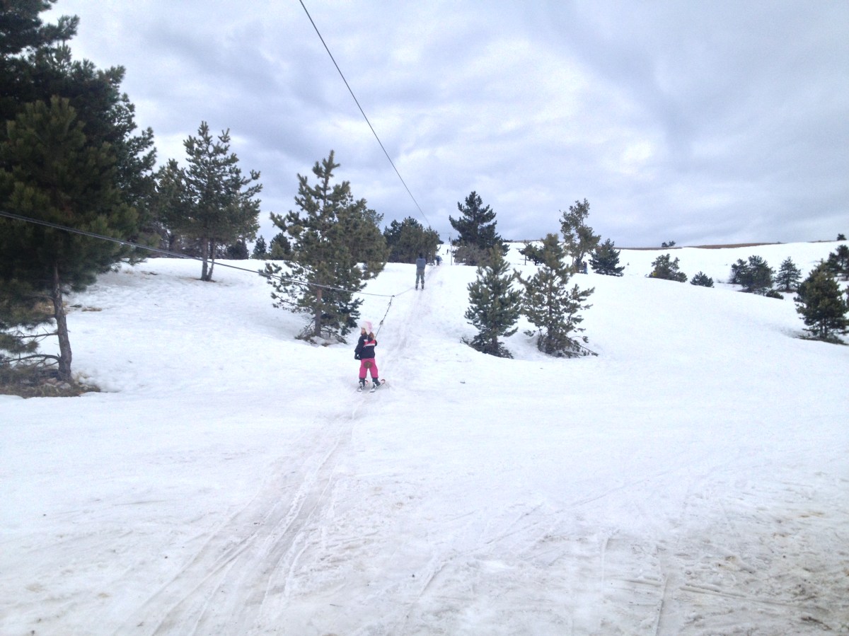 Учебный склон Kich-Kine High Mountain Ski Resort ***** (Ай-Петри) лучше всего подходит для обучения детей