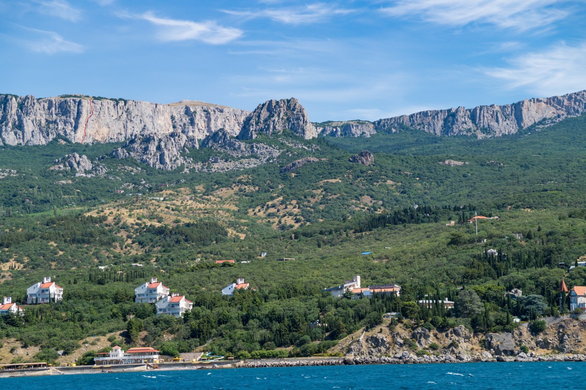 Общее большое фото Спирады. Наш маршрут указан красной линией. Фото с сайта https://wolframmos.livejournal.com