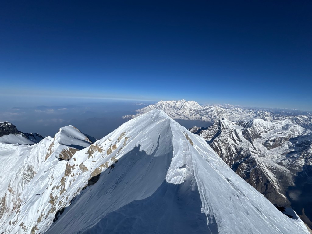 Вид с вершины на гору Дхаулагири