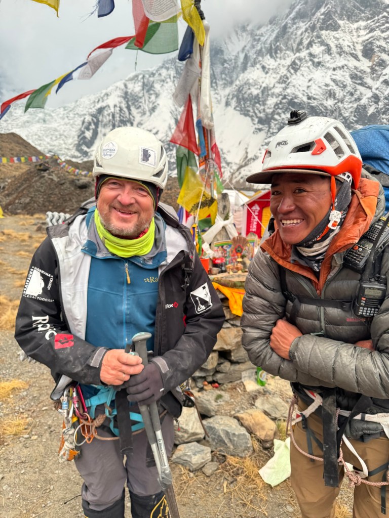 Первые минуты после возвращения в базу с восхождения